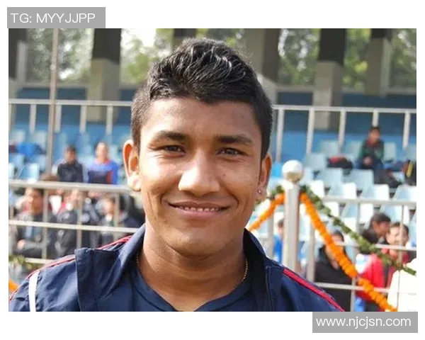 印度足球明星时尚穿搭解析展现个性与风格的完美结合 印度足球明星时尚穿搭解析展现个性与风格的完美结合